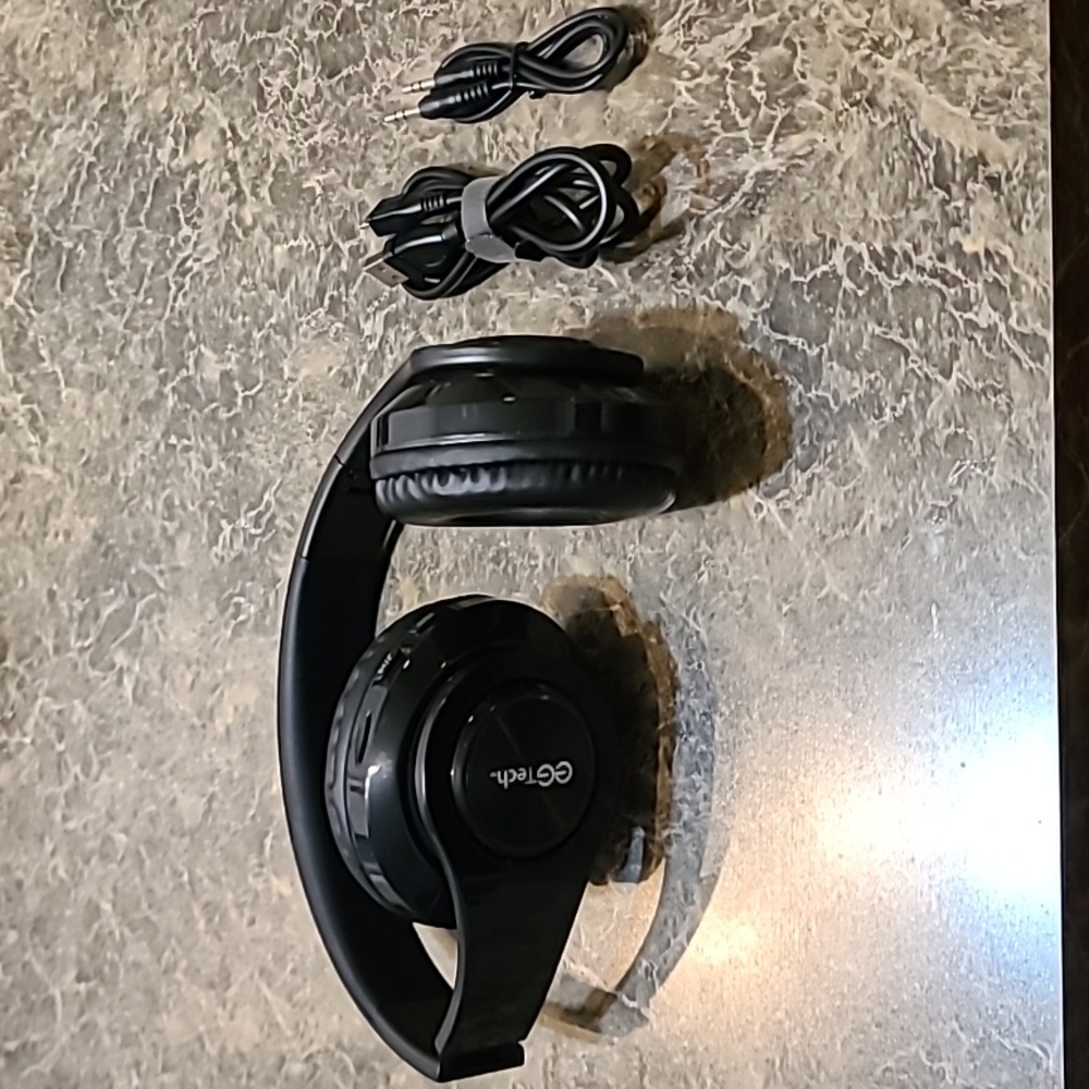 EG Tech EG52 Wireless Bluetooth On-Ear Headphones Black